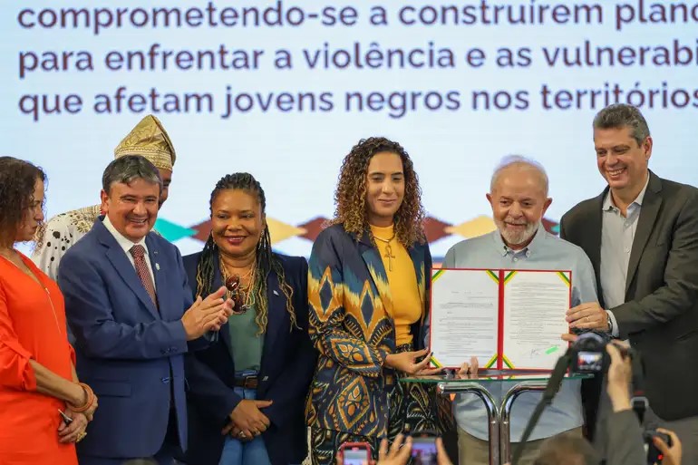 Presidente Lula lança oficialmente Plano Juventude Negra Viva de combate ao racismo e a violência contra jovens